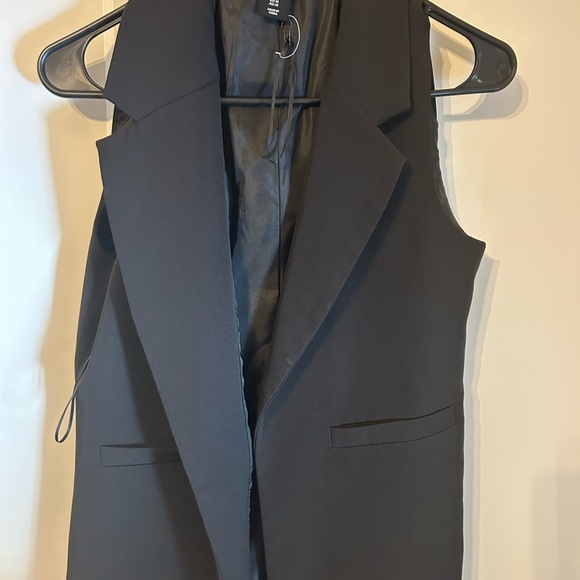 Sincerely Jules Black Sleeveless Vest - Picture 3 of 5